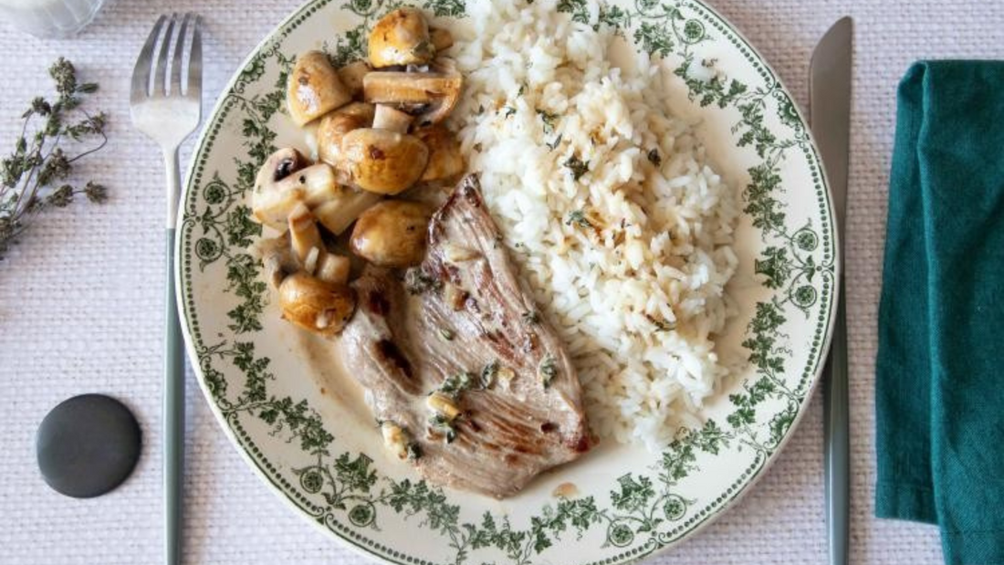 Escalopes de Veau à la Crème et Champignons avec Riz